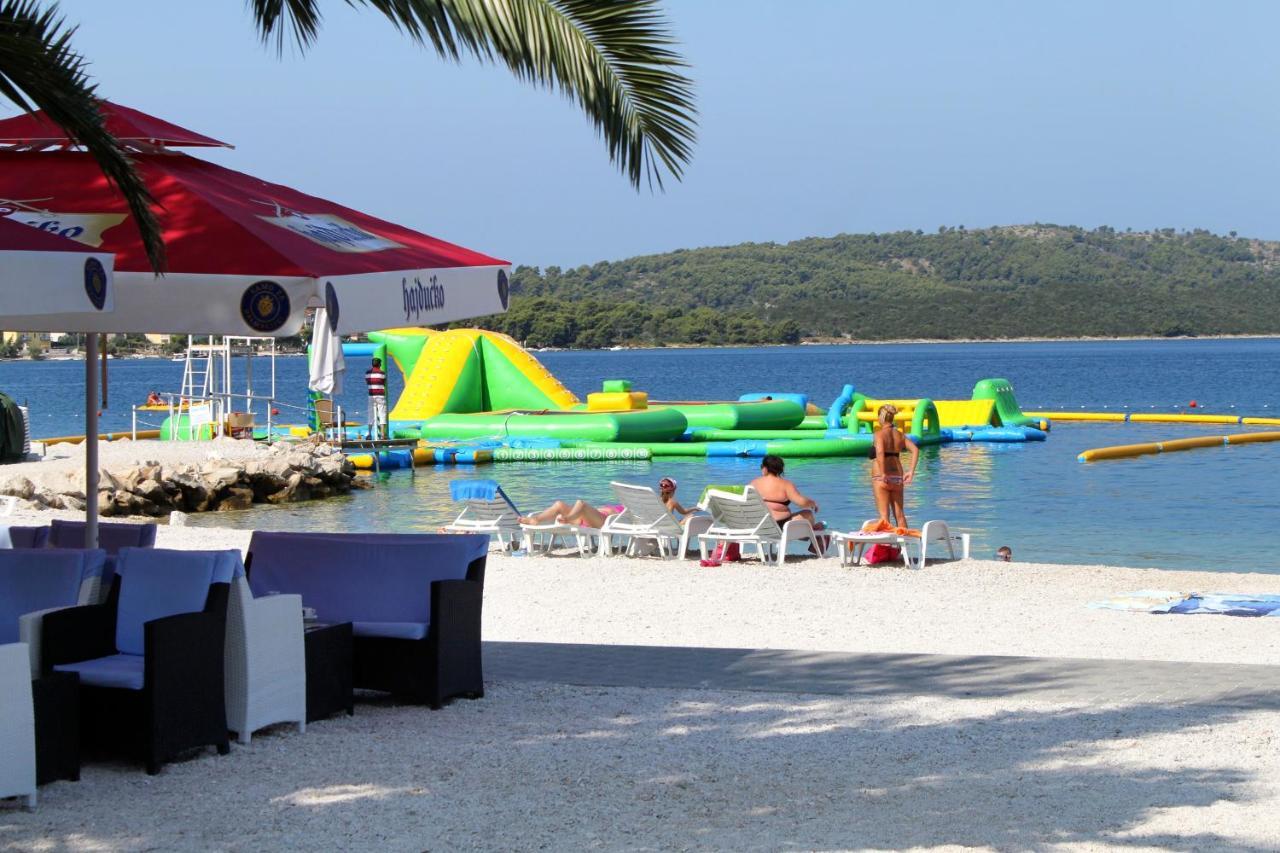 Apartment Okrug Gornji 1069A Trogir Buitenkant foto
