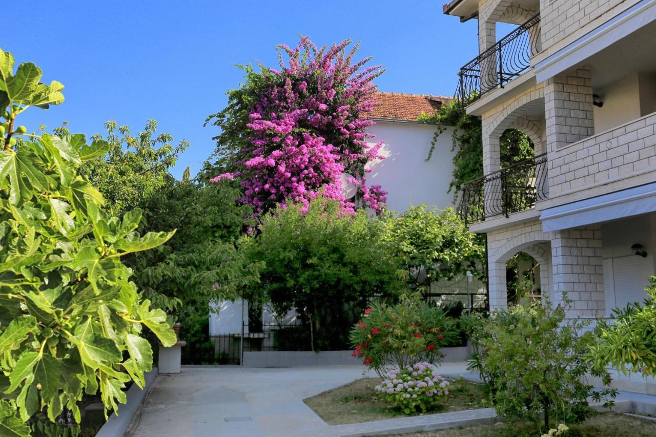 Apartment Okrug Gornji 1069A Trogir Buitenkant foto