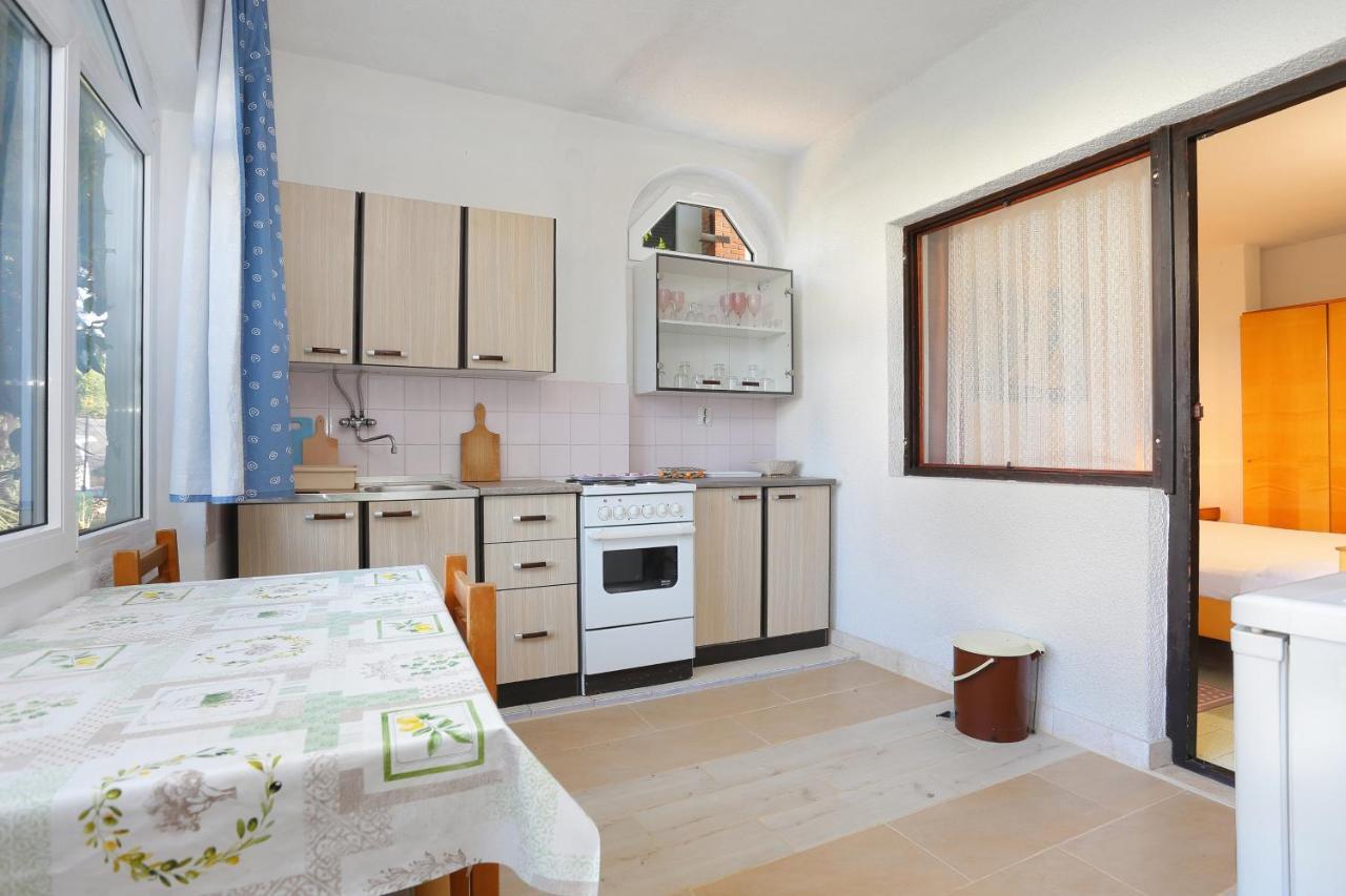 Apartment Okrug Gornji 1069A Trogir Buitenkant foto